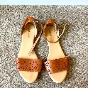 Old Navy Strapped Sandals